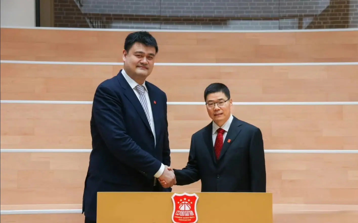 什么都不知, 但是, 或者说理解 什么都不知, 但是, 或者说理解