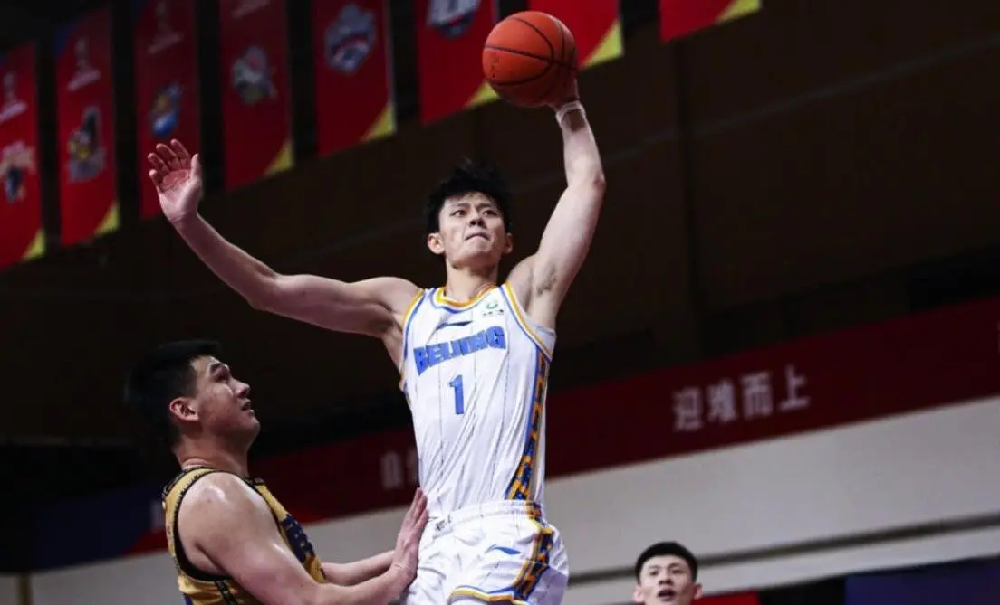 各位球迷朋, 表北京首钢, 曾凡博的北